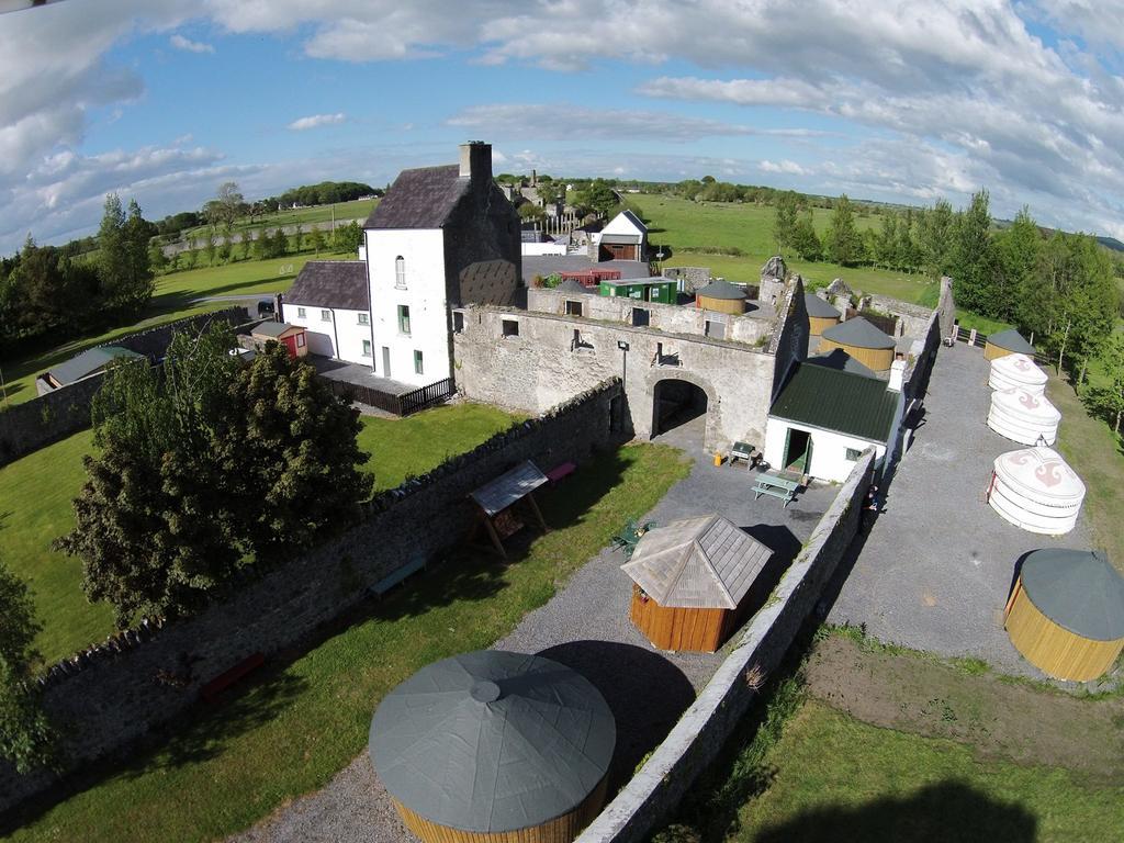 Отель Galway Glamping Туам Экстерьер фото