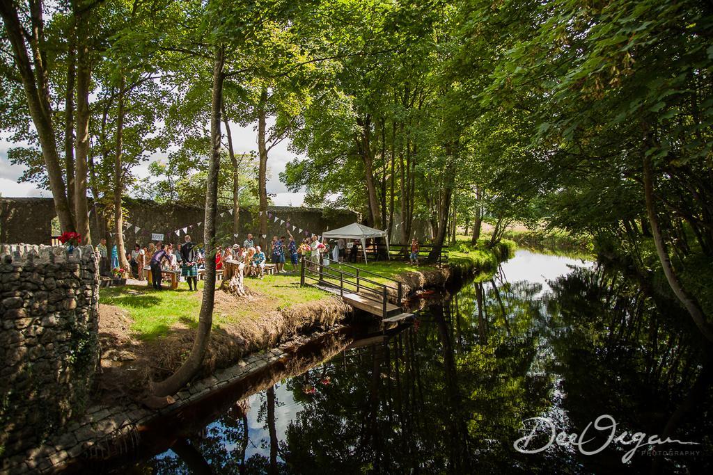 Отель Galway Glamping Туам Экстерьер фото