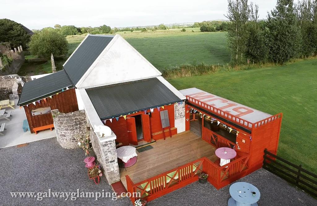 Отель Galway Glamping Туам Экстерьер фото