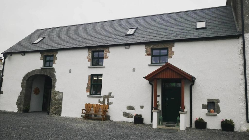 Отель Galway Glamping Туам Экстерьер фото