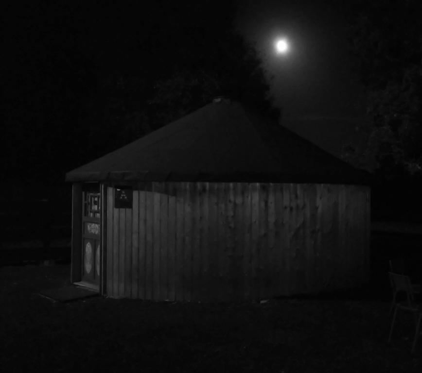Отель Galway Glamping Туам Экстерьер фото