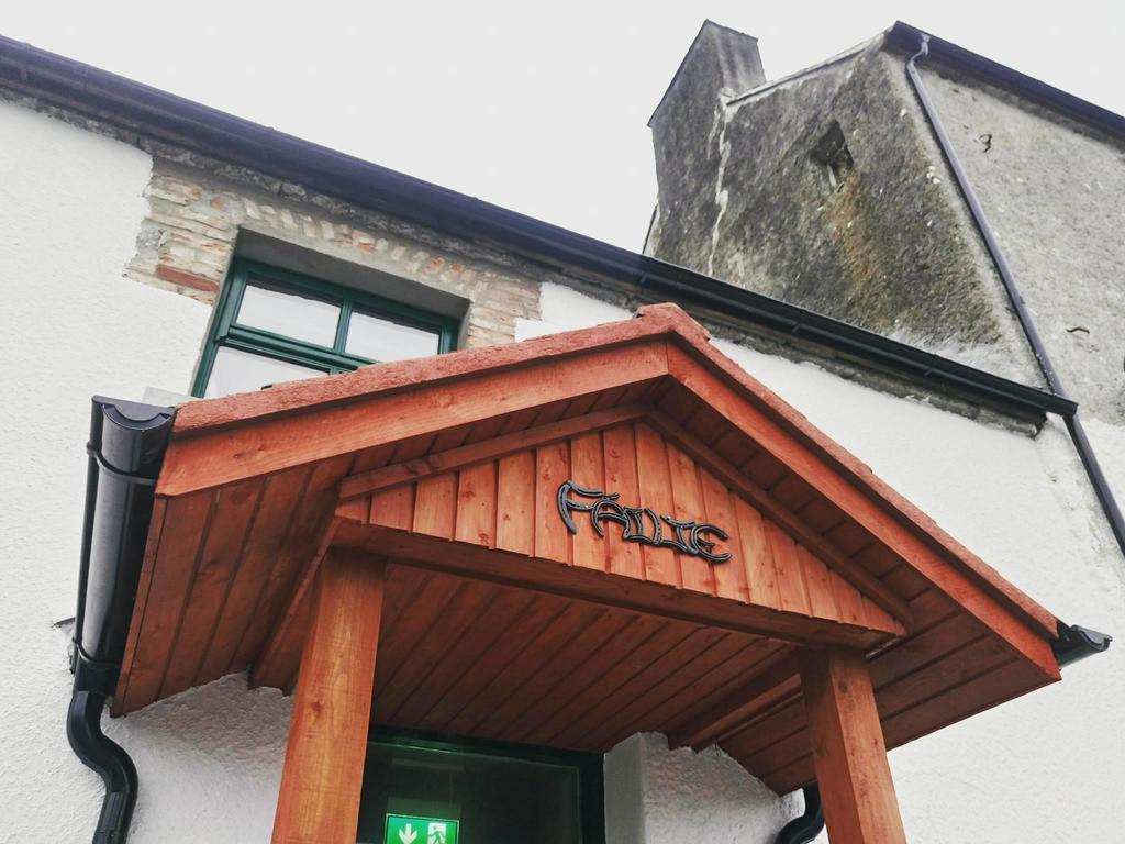 Отель Galway Glamping Туам Экстерьер фото