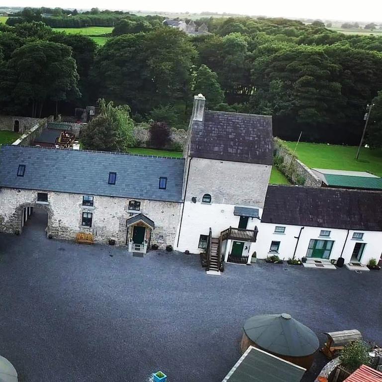 Отель Galway Glamping Туам Экстерьер фото